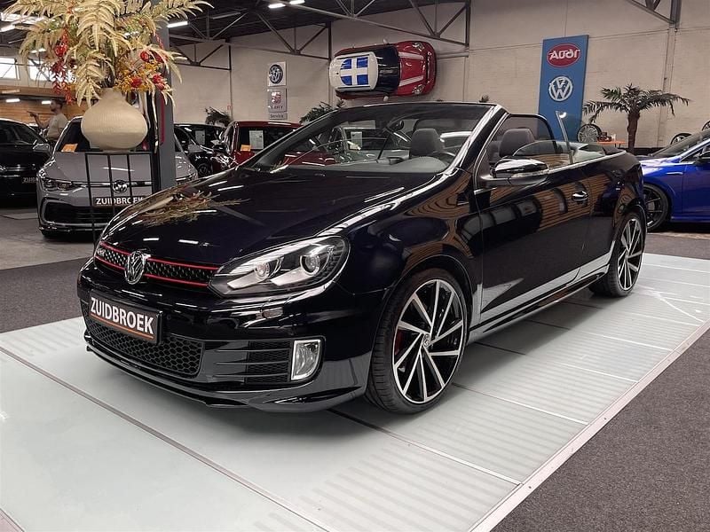 Zwart, metallic lak Gebruikt 2016 VW Golf Cabriolet GTI Cabriolet | € 19.999 (Duur) - Afbeelding 1/4