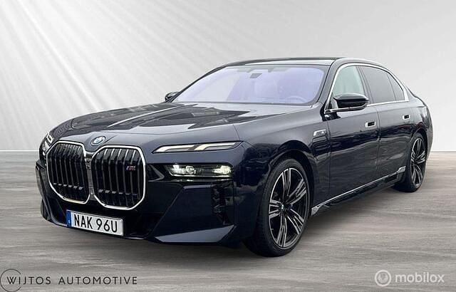 Blauw Occasion 2024 BMW M760e Executive Sedan | € 109.950 - Afbeelding 1/4