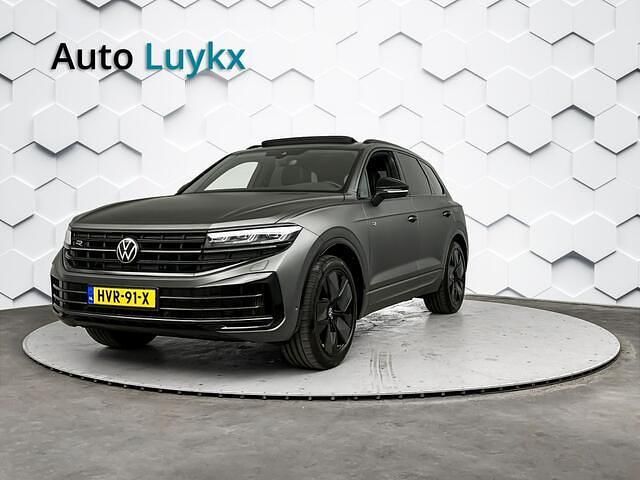 Grijs Gebruikt 2024 VW Touareg R SUV | € 77.940 (Iets duurder) - Afbeelding 1/4