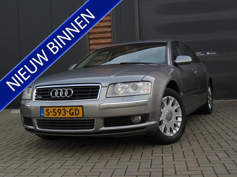 Grijs Gebruikt 2005 Audi A8 Exclusive Sedan | € 7.990 (Eerlijke prijs) - Afbeelding 1/4