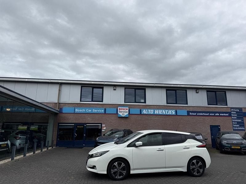 Wit Gebruikt 2020 Nissan Leaf N-Connecta Hatchback | € 10.950 (Super prijs) - Afbeelding 1/4