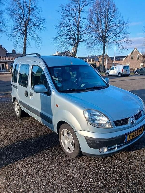 Grijs Occasion 2003 Renault Kangoo Stationwagen | € 2.950 (Iets duurder) - Afbeelding 1/4