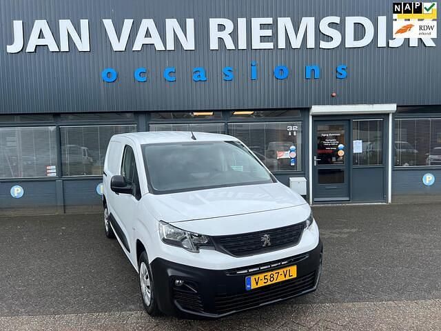Wit Gebruikt 2019 Peugeot Partner Premium MPV | € 7.995 (Eerlijke prijs) - Afbeelding 1/4
