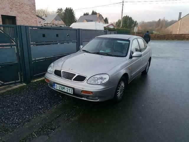 Grijs Gebruikt 2001 Chevrolet Leganza CDX Sedan | € 3.000 - Afbeelding 1/2