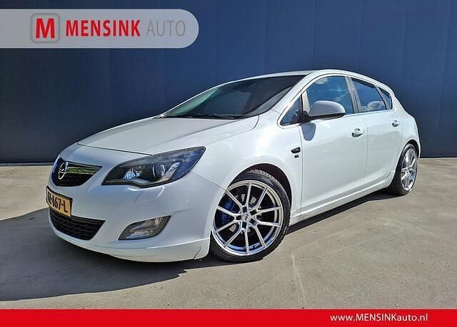 Wit Gebruikt 2011 Opel Astra Edition Hatchback | € 4.900 (Eerlijke prijs) - Afbeelding 1/4