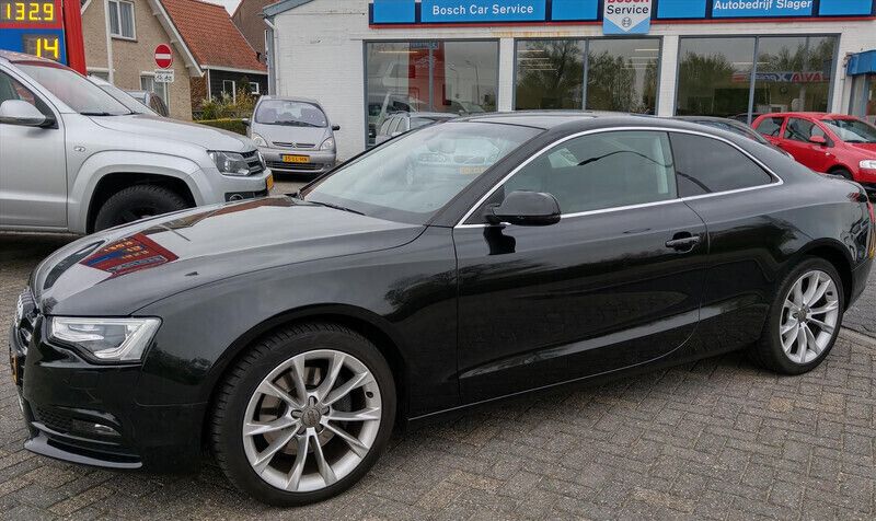 Zwart Gebruikt 2014 Audi A5 Comfort Coupé | € 18.950 - Afbeelding 1/4