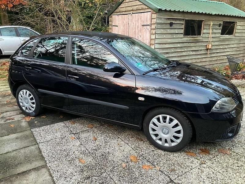 Gebruikt 2006 Seat Ibiza Reference Hatchback | € 1.499 (Eerlijke prijs) - Afbeelding 1/4
