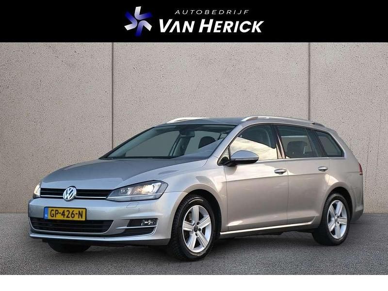 Grijs Occasion 2015 VW Golf VII Highline Stationwagen | € 10.945 (Goede deal) - Afbeelding 1/4
