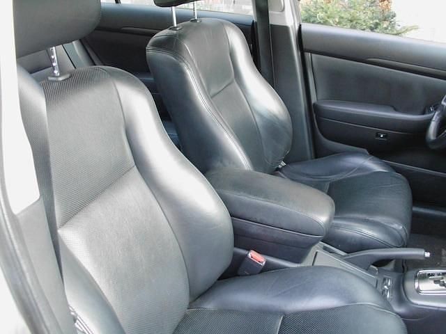 Occasion Toyota Avensis Executive 163 PK (119 kW) 2005 Grijs Stationwagen