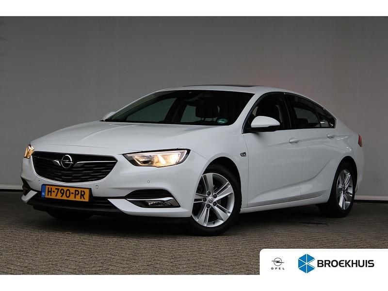 Wit Gebruikt 2020 Opel Insignia Business Hatchback | € 17.895 (Eerlijke prijs) - Afbeelding 1/4