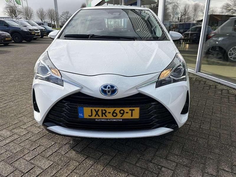 Occasion Toyota Yaris Hybrid Active 73 PK (53 kW) 2020 Wit Hatchback