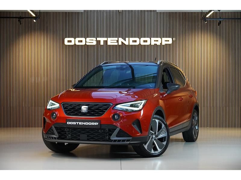 Rood (metallic) Occasion 2024 Seat Arona Business SUV | € 29.900 (Duur) - Afbeelding 1/4