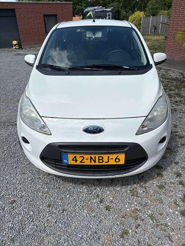 Wit Gebruikt 2010 Ford Ka Hatchback | € 1.750 (Goede deal) - Afbeelding 1/4