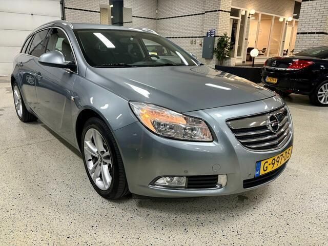 Grijs Occasion 2013 Opel Insignia Stationwagen | € 5.250 (Eerlijke prijs) - Afbeelding 1/4