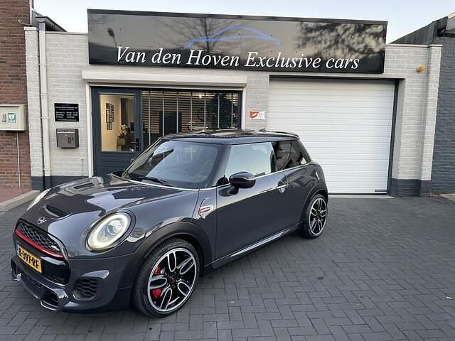 Grijs (metallic) Gebruikt 2021 Mini John Cooper Works Chili Hatchback | € 28.995 (Goede deal) - Afbeelding 1/4