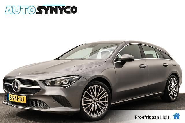 Grijs, metallic lak Gebruikt 2021 Mercedes CLA180 Shooting Brake Stationwagen | € 25.400 (Goede deal) - Afbeelding 1/4