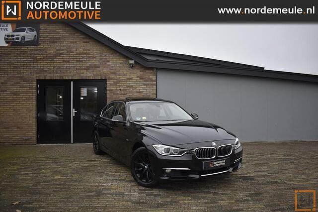 Zwart Gebruikt 2013 BMW 330 Executive Sedan | € 10.400 (Super prijs) - Afbeelding 1/4