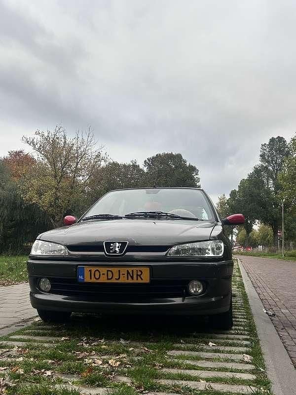 Grijs Gebruikt 1999 Peugeot 306 Hatchback | € 950 (Goede deal) - Afbeelding 1/4