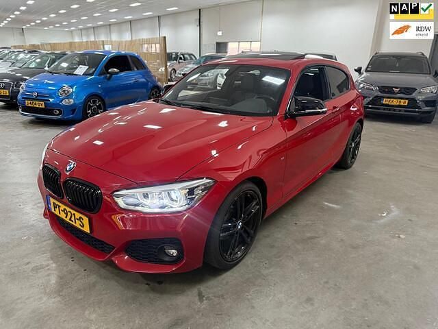 Occasion BMW 118 Executive 136 PK (100 kW) 2017 Rood Hatchback