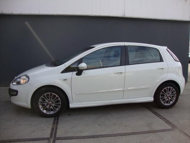 Wit Gebruikt 2011 Fiat Punto Evo Dynamic Hatchback | € 2.999 (Iets duurder) - Afbeelding 1/4