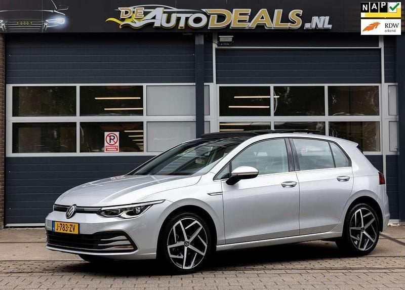 Grijs Gebruikt 2020 VW Golf VIII Style Hatchback | € 22.999 (Eerlijke prijs) - Afbeelding 1/4