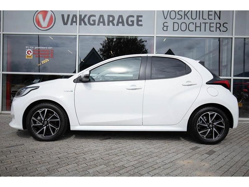 Occasion Toyota Yaris Design 116 PK (85 kW) 2021 Wit Hatchback