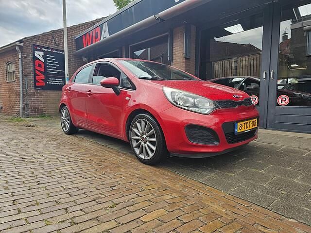 Occasion Kia Rio Comfort 86 PK (63 kW) 2014 Rood Hatchback