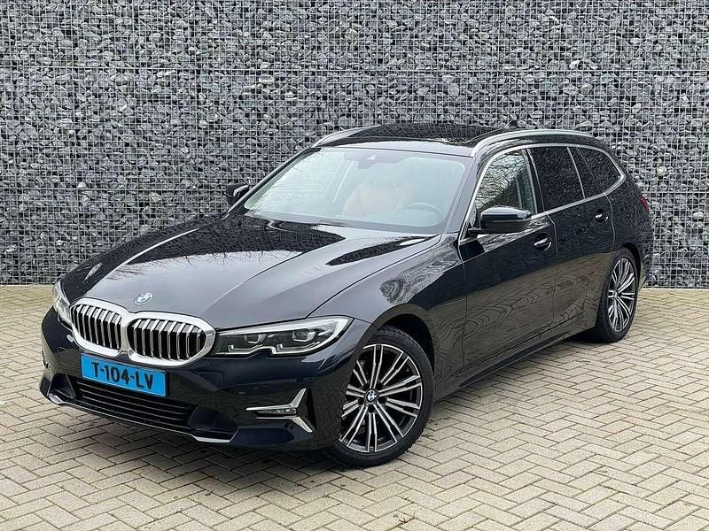 Zwart Gebruikt 2020 BMW 320 Executive Stationwagen | € 18.000 (Super prijs) - Afbeelding 1/4