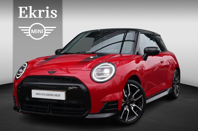 Chili red ii Gebruikt 2024 Mini Cooper Hatchback | € 35.850 - Afbeelding 1/4