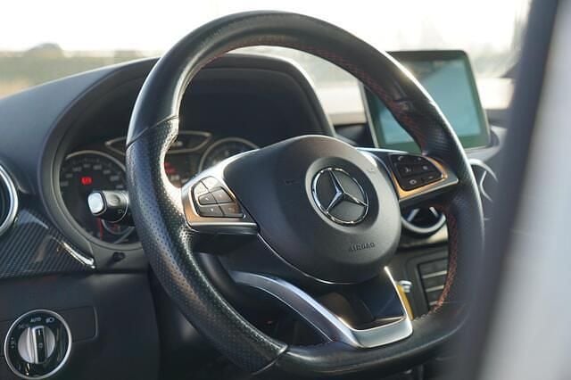 Occasion Mercedes B200 AMG 156 PK (114 kW) 2017 Wit MPV