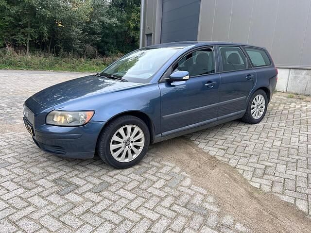 Blauw Gebruikt 2005 Volvo V50 Momentum Stationwagen | € 1.490 (Eerlijke prijs) - Afbeelding 1/4