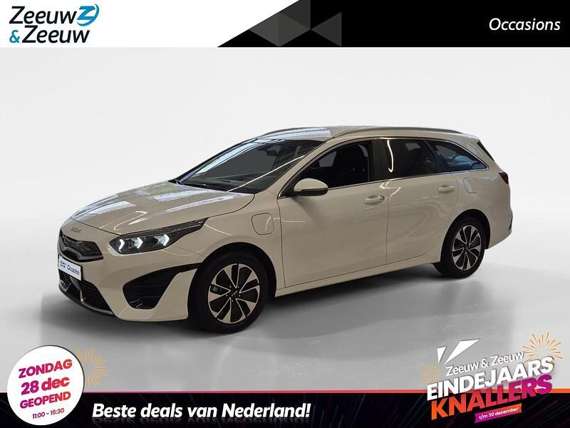 Deluxe white pearl/blanc palladium pearl (hw2) Gebruikt 2024 Kia Ceed Sportswagon Stationwagen | € 28.740 (Iets duurder) - Afbeelding 1/4
