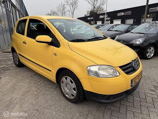 Occasion VW Fox 54 PK (39 kW) 2006 Geel Hatchback