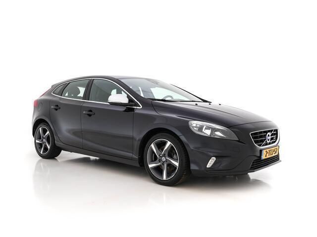 Black sapphire (zwart metallic) Gebruikt 2014 Volvo V40 Business Edition Stationwagen | € 9.945 (Goede deal) - Afbeelding 1/4