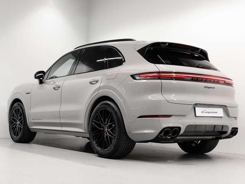 Nieuw Porsche Cayenne Black Edition 470 PK (345 kW) 2025 SUV