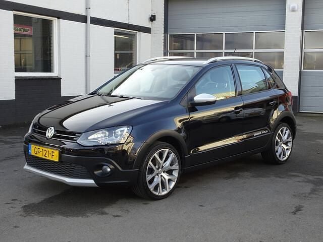 Zwart Occasion 2015 VW Polo Cross SE Hatchback | € 12.450 (Eerlijke prijs) - Afbeelding 1/4