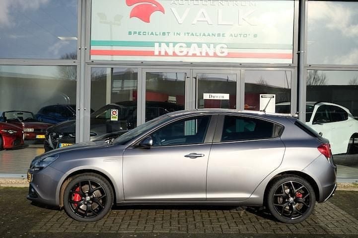 Occasion Alfa Romeo Giulietta 120 PK (88 kW) 2020 Grijs Hatchback