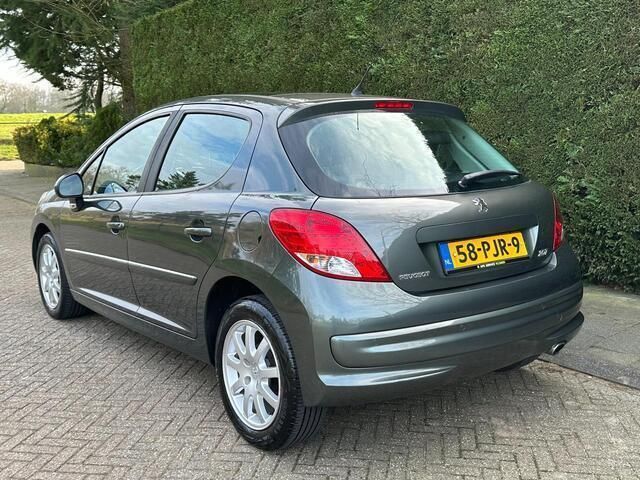 Occasion Peugeot 207 95 PK (69 kW) 2011 Grijs Hatchback