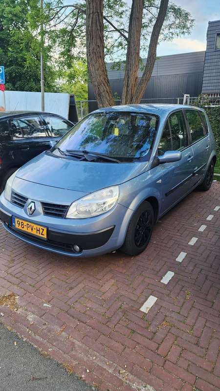 Gebruikt 2005 Renault Scénic II Avantage MPV | € 1.000 (Super prijs) - Afbeelding 1/4