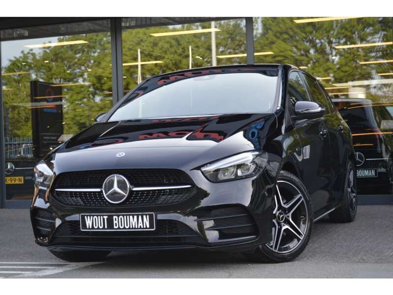 Zwart Gebruikt 2020 Mercedes B250 AMG MPV | € 27.900 (Goede deal) - Afbeelding 1/4
