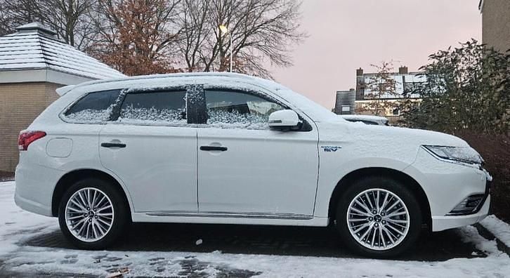 Occasion 2020 Mitsubishi Outlander Instyle SUV | € 21.950 (Eerlijke prijs) - Afbeelding 1/4