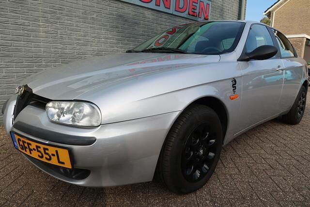 Grijs Gebruikt 1999 Alfa Romeo 156 Sedan | € 7.933 - Afbeelding 1/4