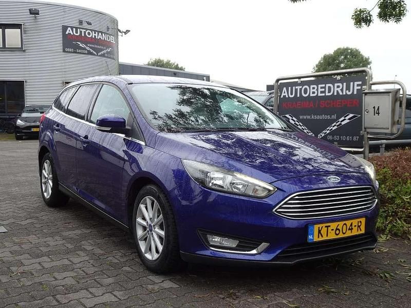Blauw Gebruikt 2016 Ford Focus Titanium Stationwagen | € 5.950 (Eerlijke prijs) - Afbeelding 1/4