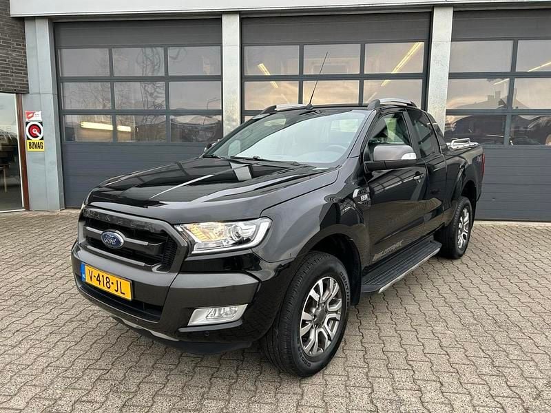 Zwart Occasion 2017 Ford Ranger Wildtrack Pickup | € 27.657 - Afbeelding 1/4