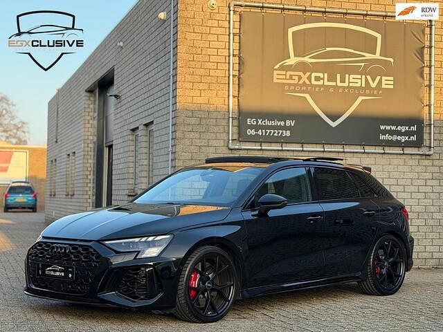 Zwart Gebruikt 2023 Audi RS3 Sportback Hatchback | € 67.500 (Goede deal) - Afbeelding 1/4