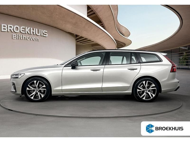 Grijs, metallic lak Gebruikt 2024 Volvo V60 Plus Stationwagen | € 43.900 (Eerlijke prijs) - Afbeelding 1/4