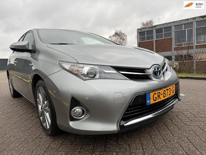Occasion Toyota Auris Hybrid Executive 99 PK (72 kW) 2014 Grijs Hatchback