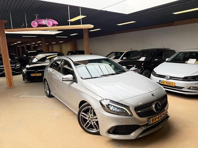 Occasion Mercedes A180 Business 109 PK (80 kW) 2018 Grijs Hatchback