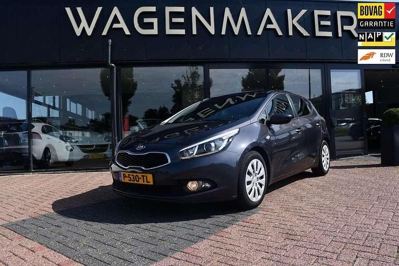 Grijs Gebruikt 2012 Kia Ceed Hatchback | € 7.950 (Iets duurder) - Afbeelding 1/4