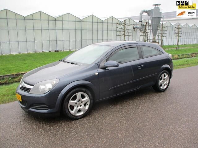 Grijs, metallic lak Gebruikt 2007 Opel Astra GTC Business Hatchback | € 2.750 (Duur) - Afbeelding 1/4